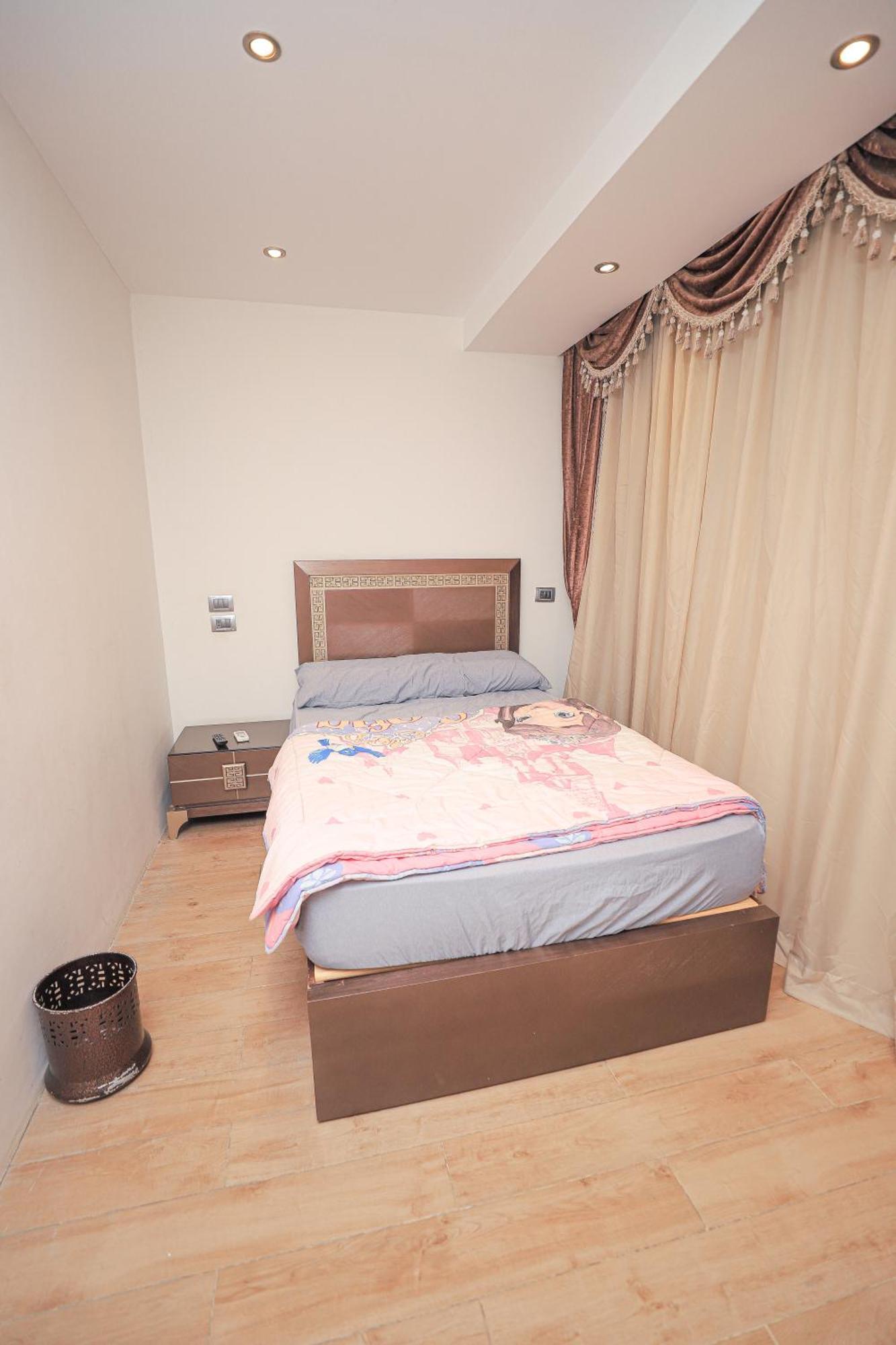 Heliopolis Heights, One Story * Le Caire